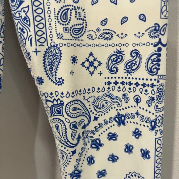 Z Supply Active Bandana 7/8 Leggings Size S Blue Off White Print Yoga Athleisure - Picture 6 of 9